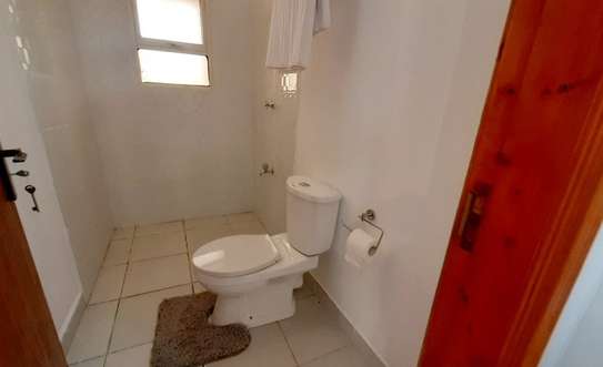 1 Bed Apartment with En Suite in Mombasa CBD image 4