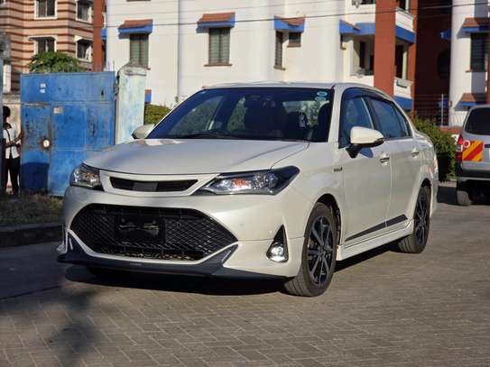 Toyota Axio WxB White hybrid 2018 image 3