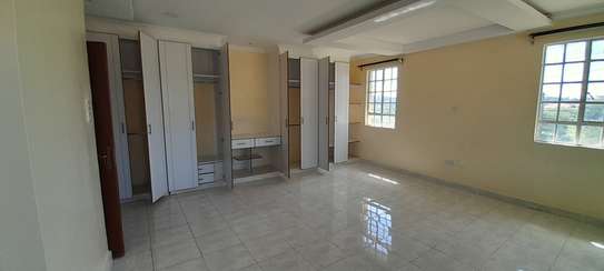 5 Bed House with En Suite at Merisho Road image 4