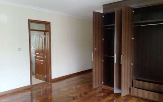 6 Bed Townhouse with En Suite in Kitisuru image 1