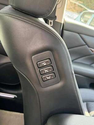 Nissan Fuga Infinity White 2017 image 8