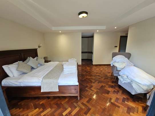 4 Bed Apartment with En Suite in Riverside image 7