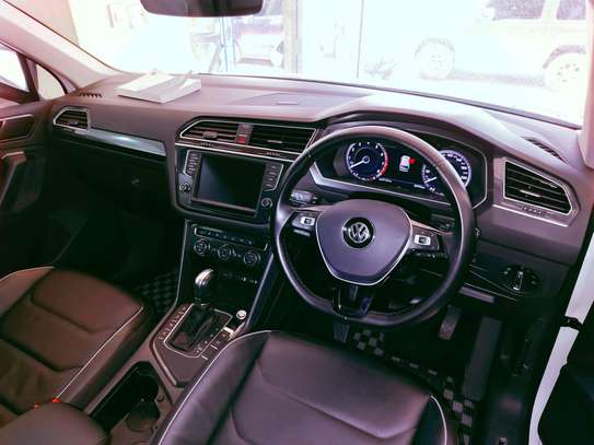Volkswagen Tiguan TSi sunroof 2018 image 4