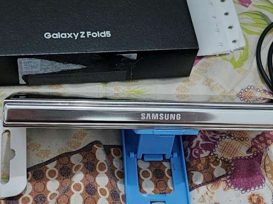 Samsung Galaxy Z Fold 5 1Tb Silver In Colour image 3