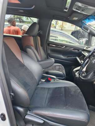 Toyota Alphard Sunroof white 2018 image 8