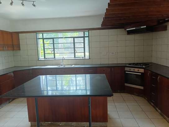 4 Bed House with En Suite at Gigiri image 13