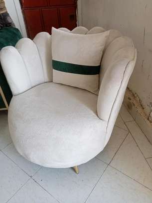 Luxurious 1 seater sofa design image 1