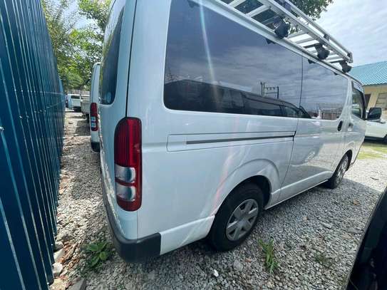 Toyota hiace 7l image 4