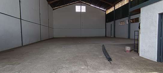 4,000 ft² Warehouse with Service Charge Included in Ruaraka image 4