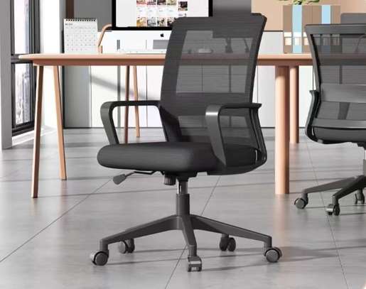 Ergonomic Office Chair – Mid-Back Swivel Design image 1