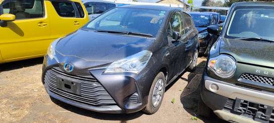 Toyota Vitz hybrid grey 2018 image 8