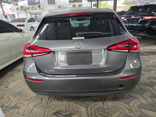 MERCEDES BENZ A180 image 10