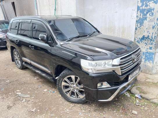 Landcruiser v8 diesel 2010 image 1