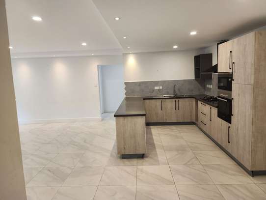 3 Bed Apartment with En Suite in Rhapta Road image 12