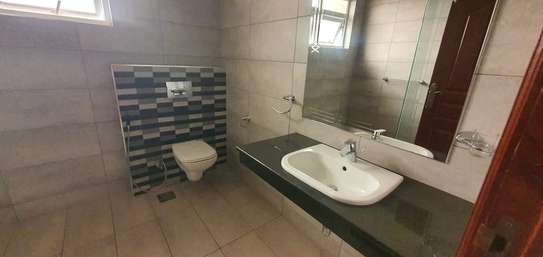 3 Bed Apartment with En Suite at Westlands image 10