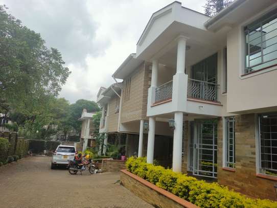 5 Bed Townhouse with En Suite at Spring Valley image 1
