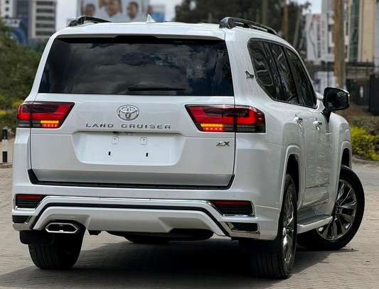 2023 Toyota land cruiser ZX 70th anniversary image 3