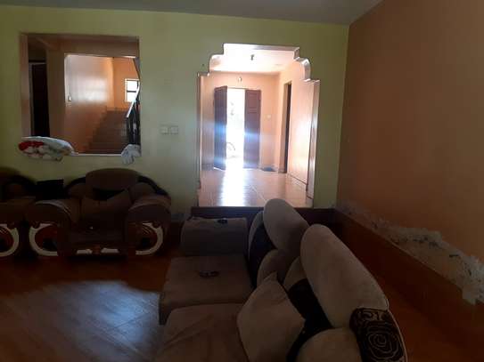 QUIK SALE: 5 Bedroom Thome / Garden Estate House image 5