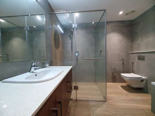 3 Bed Apartment with En Suite in Parklands image 10