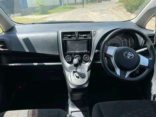 Toyota Ractis pearl image 4