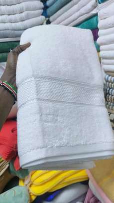 WHITE COTTON TOWELS MEDIUM image 2