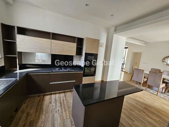 3 Bed Apartment with En Suite in Riverside image 9