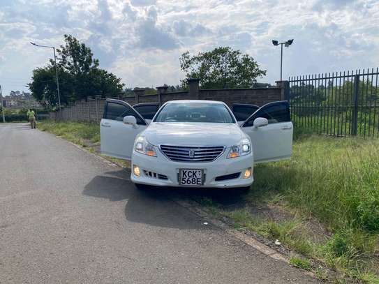 TOYOTA CROWN ROYALSALOON image 4