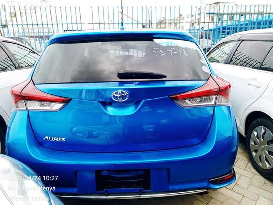 Toyota Auris blue Moonroof 2016 image 1
