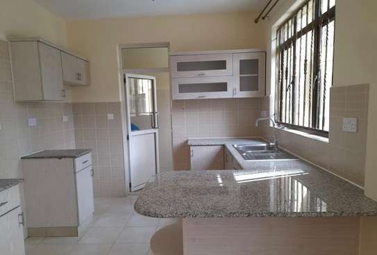 2 bedroom apartment all ensuite in kilimani image 3