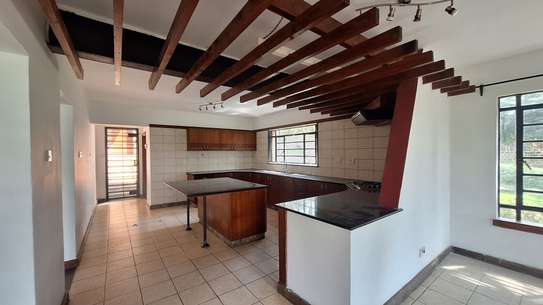 5 Bed House with En Suite in Nyari image 18