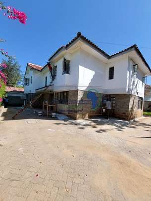 4 Bed House with En Suite at Mombasa Road image 5