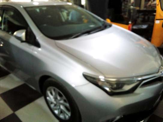 Toyota Auris silver image 2