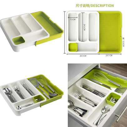 Expandable cutlery holder image 1