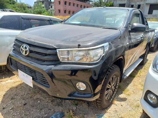 TOYOTA HILUX PICK UP. image 3