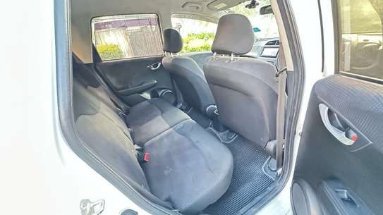 Honda Fit white KDC image 5