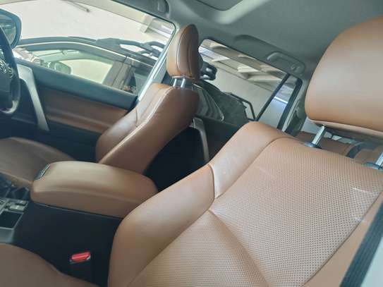 Toyota land Cruiser Prado TX-L Black 2021  7 seater image 5
