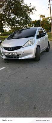 Honda fit hybrid image 3