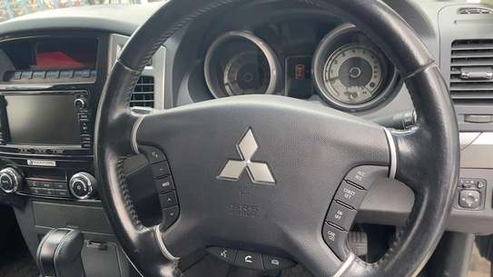 MITSUBISH PAJERO 2018MODEL DIESEL image 6