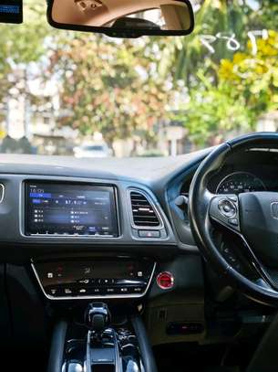 Toyota Sienta hybrid 7seater white 2019 image 3