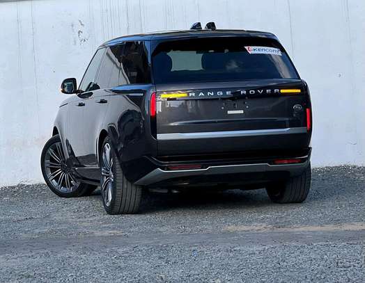 2023 Range Rover Vogue autobiography image 3