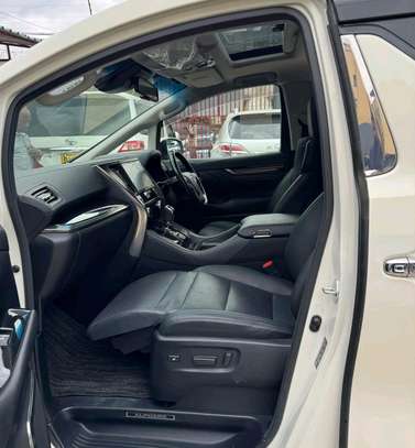Toyota Alphard Executive Grade Lounge 2018 Double Sunroof image 9