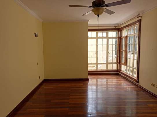 4 Bed Townhouse with En Suite in Kyuna image 10