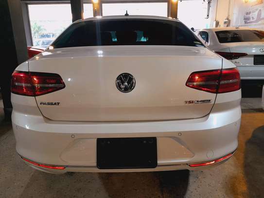 Volkswagen passat saloon  2016 TSi image 2