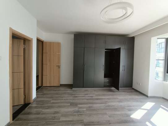 3 Bed Apartment with En Suite in Lavington image 3