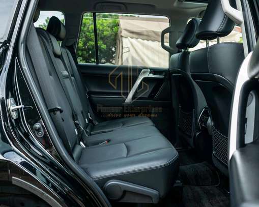 2023 Toyota land cruiser Prado TXL image 6