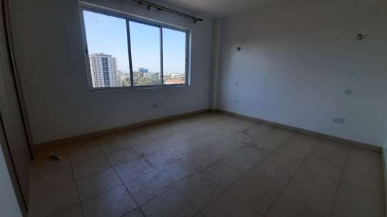 Serviced 2 Bed Apartment with En Suite in Kilimani image 13