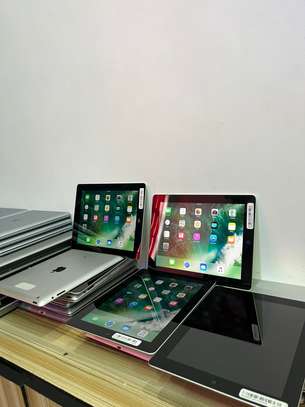 IPADS AND TABLETS ON OFFER image 6