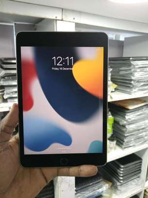 Apple iPad Mini 4 128GB Wi-Fi - Space Grey image 5