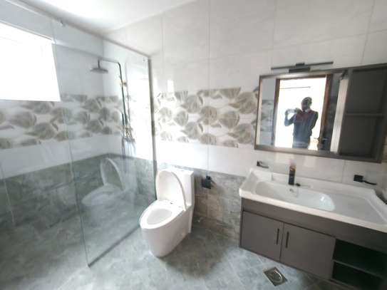 3 Bed Apartment with En Suite in General Mathenge image 12