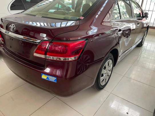 Toyota premio image 2